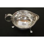 A SMALL HALLMARKED SILVER SAUCE BOAT, SHEFFIELD 1951, APPROX WEIGHT 95.6 G