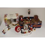 A QUANTITY OF DISNEY MICKEY MOUSE FIGURES AND COLLECTABLES TO INCLUDE A BOXED PLATE, MUG AND BOWL