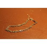 A HALLMARKED 9 CT GOLD LADIES BRACELET, APPROX WEIGHT 2.8 G