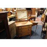 A SMALL OAK THREE DRAWER CHEST, W-76 CM WITH A MODERN PINE MIRROR (2)