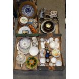 FOUR TRAYS OF ASSORTED CERAMICS TO INCLUDE A VICTORIAN STYLE TEAPOT