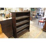 AN EARLY 20TH CENTURY OAK OPEN BOOKCASE H-137 W-115 CM