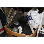 A BOX OF ASSORTED METALWARE TO INCLUDE PEWTER TANKARDS, TWIN HANDLED SERVING TRAY ETC