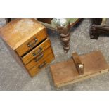 A 19TH CENTURY DRESSING MIRROR A/F WITH A VINTAGE OAK THREE DRAWER CABINET AND WALL BRACKET (3)