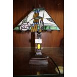A MODERN TIFFANY STYLE LAMP - H 32 CM