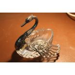 A VINTAGE SILVER WINGED ARTICULATED SWAN SHAPED GLASS TRINKET BOX A/F