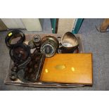 A TRAY OF VINTAGE METALWARE TO INCLUDE A CASED HORN HANDLED CARVING SET, BUTLER'S BELLS ETC