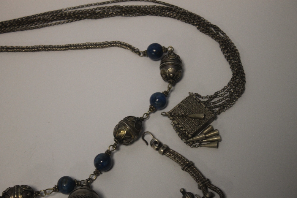 THREE EASTERN STYLE AND WHITE METAL NECKLACES - Image 3 of 4