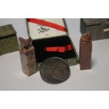 TWO BOXED ORIENTAL HARDSTONE SEALS AND A BOXED MEDALLION