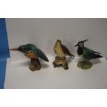 A BESWICK KINGFISHER (SMALL CHIP TO BEAK), A BESWICK THRUSH AND A BESWICK LAPWING (3)