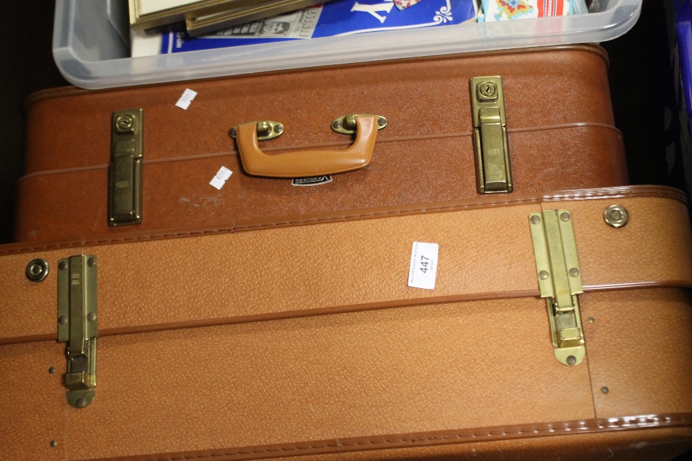 TWO TRAYS OF ASSORTED SUNDRIES TO INCLUDE HANDBAGS, LINEN ETC TOGETHER WITH TWO SUITCASES - Image 6 of 6