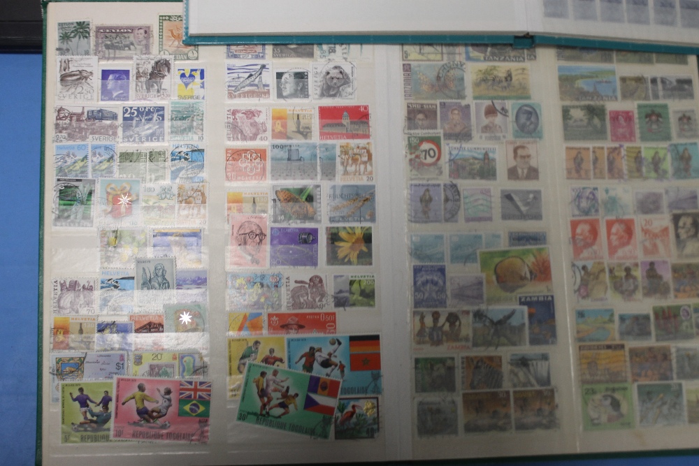 5 ALBUMS OF BRITISH AND WORLD STAMPS AND A COLLECTION OF LOOSE STAMPS - Image 5 of 5