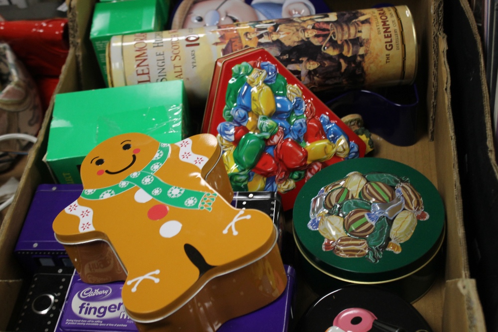 A TRAY OF MISCELLANEOUS BOOKS TOGETHER WITH A TRAY OF ASSORTED TINS (TRAYS NOT INCLUDED) - Image 3 of 5