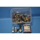 A COLLECTION OF NINETEEN WRISTWATCHES AND A QUANTITY OF COSTUME JEWELLERY