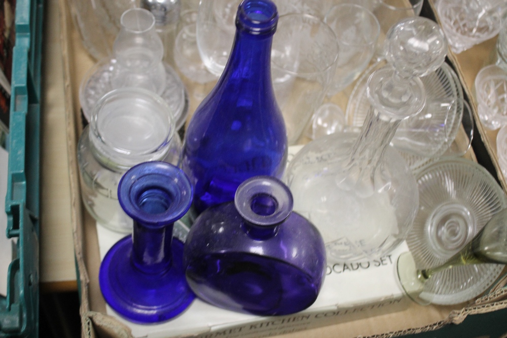 THREE TRAYS OF GLASSWARE TO INCLUDE DECANTER, FRUIT BOWL ETC. (TRAYS NOT INCLUDED) - Image 2 of 5