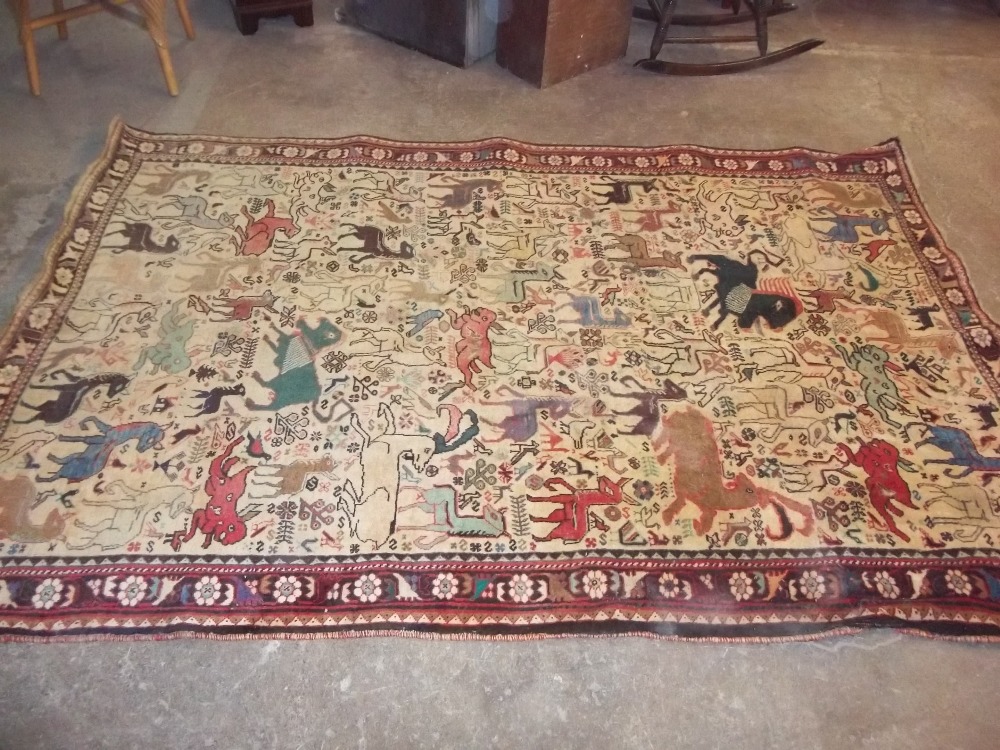 A HAND MADE RUG DEPICTING PREHISTORIC ANIMALS, SIZE 245 X 177 CM - Image 4 of 13