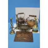 A QUANTITY OF ASSORTED METALWARE TO INCLUDE BRASS AND COPPER