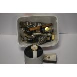 A BOX OF COLLECTABLES TO INCLUDE WRISTWATCHES ETC