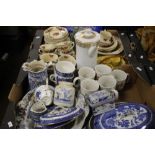 TWO TRAYS OF ASSORTED CERAMICS TO INCLUDE BLUE AND WHITE (TRAYS NOT INCLUDED)