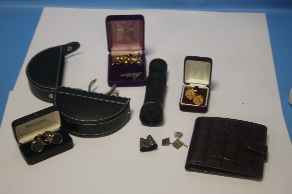 A NAUTICALIA 14 X 25 MONOCULAR, A BOXED ETTINGER LEATHER WALLET, A QUANTITY OF CUFFLINKS, GROOMING