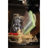 A TRAY OF KITCHENALIA TO INCLUDE A SET OF SIX BOXED NAPKINS, TRAY ETC.