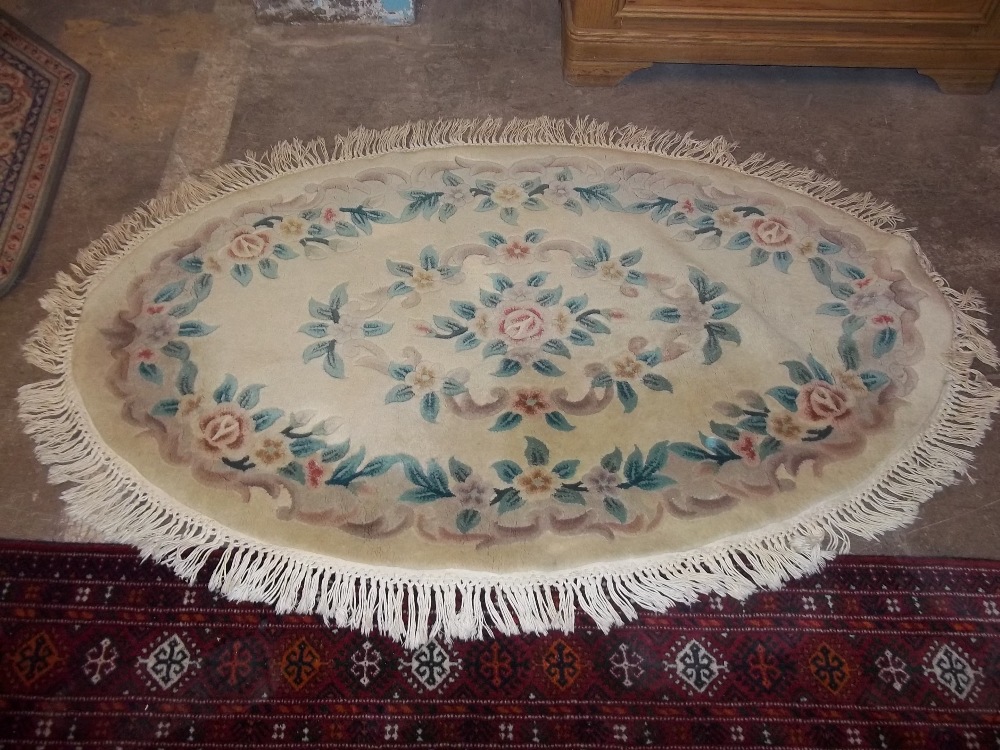 A SELECTION OF FIVE RUGS - Image 7 of 10