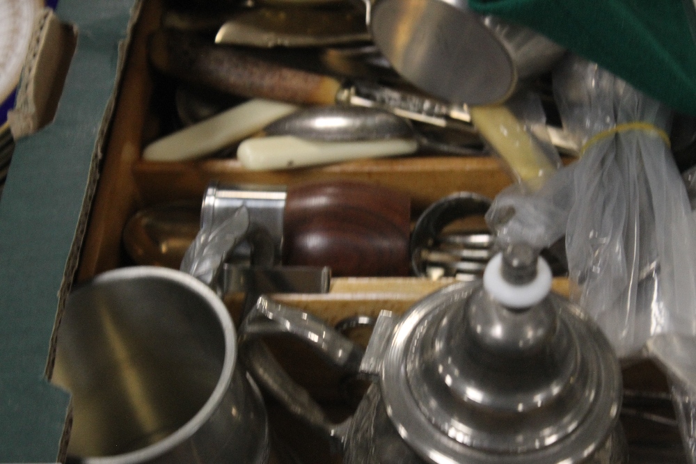 TWO TRAYS OF ASSORTED METALWARE ETC TO INCLUDE FLATWARE (TRAYS NOT INCLUDED) - Image 3 of 5