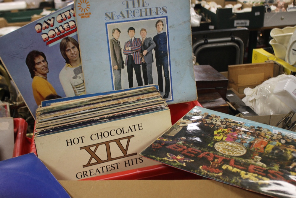 APPROX. 50 LP RECORDS AND 12" SINGLES TO INCLUDE BEATLES - SGT. PEPPER, REVOLVER, BEATLES FOR - Image 5 of 7