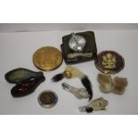 A TIN OF COLLECTABLES AND COSTUME JEWELLERY