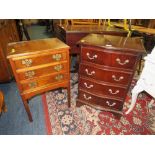 A SMALL REPRODUCTION MAHOGANY FOUR DRAWER CHEST, W 48 cm AND A SIMILAR THREE DRAWER CHEST (2) A/F