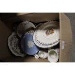 A BOX OF ASSORTED CERAMICS TO INCLUDE AYNSLEY, WEDGWOOD JASPERWARE ETC.