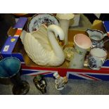 A TRAY OF ASSORTED CERAMICS TO INCLUDE ANTIQUE WEDGWOOD CHUSAN LOVING CUP, NORITAKE CRUET SET, TITAN