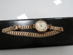 A 9 CT GOLD VINTAGE WRISTWATCH