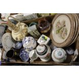 A TRAY OF ASSORTED CERAMICS TO INCLUDE ORIENTAL GINGER JARS, DOULTON LAMBETH JUGS, ROYAL