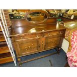 A VINTAGE OAK SIDEBOARD, W 136 cm