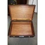 A VINTAGE WOODEN CARRY BOX