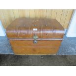 A VINTAGE DOMED TIN TRUNK, W 70 cm