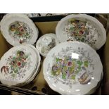 A TRAY OF ROYAL DOULTON D6141 HAMPSHIRE CHINA