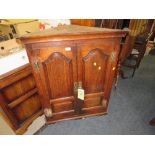 AN ANTIQUE OAK PANELLED CORNER CUPBOARD H-99 CM W-83 CM