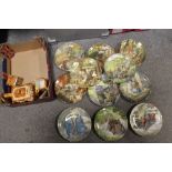 A COLLECTION OF WEDGWOOD WIND IN THE WILLOWS CABINET PLATES TOGETHER WITH A THREE PIECE PRICE