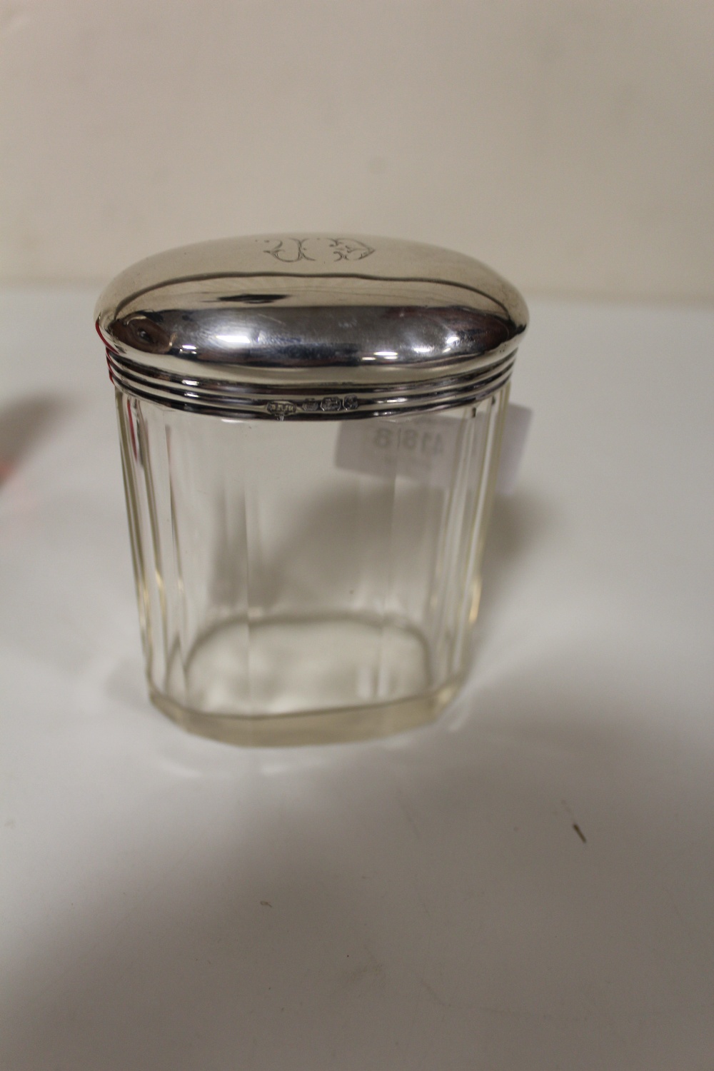 TWO SILVER AND CUT GLASS SCENT BOTTLES, ONE BADLY CRACKED, TOGETHER WITH A HALLMARKED SILVER TOP - Image 2 of 13