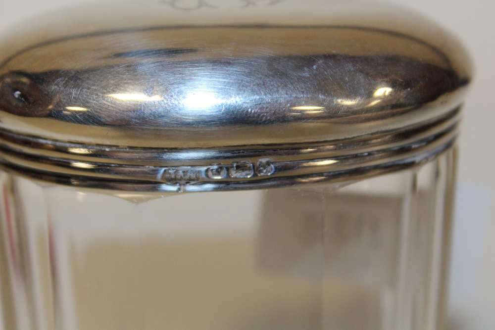 TWO SILVER AND CUT GLASS SCENT BOTTLES, ONE BADLY CRACKED, TOGETHER WITH A HALLMARKED SILVER TOP - Image 3 of 13