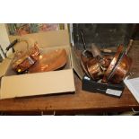 A QUANTITY OF COPPER METALWARE TO INCLUDE COOKING PANS, HORN, KETTLE ETC