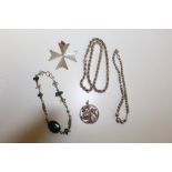 FOUR VINTAGE JEWELLERY ITEMS - TWO PENDANTS, A BRACELET, A NECKLACE AND A WHITE METAL GEMSTONE