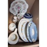 A BOX OF ASSORTED CERAMICS TO INCLUDE AYNSLEY, WEDGWOOD JASPERWARE ETC.