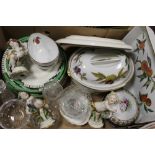 A TRAY OF ASSORTED CERAMICS TO INCLUDE ROYAL WORCESTER EVESHAM, CAPE DI MONTE FIGURES, ART DECO