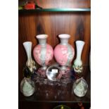 A COLLECTION OF ASSORTED GLASSWARE TO INCLUDE A PAIR OF HAND PAINTED VASES, CHRISTMAS DECORATIONS,