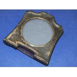 AN ANTIQUE SILVER PICTURE FRAME, BIRMINGHAM 1915