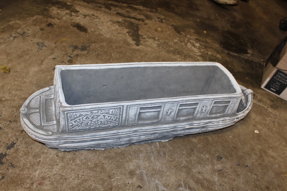 A CAST GARDEN PLANTER IN THE FORM OF A NARROW BOAT - Image 3 of 4