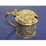 AN ANTIQUE SILVER MUSTARD HALLMARKED WITH LINER, CHESTER 1904